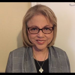 Meet your Posher, Yolanda